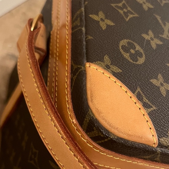 AUTHENTIC vintage Louis Vuitton Monogram Vanity Box with Gold Accents! 💛 - Picture 7 of 16